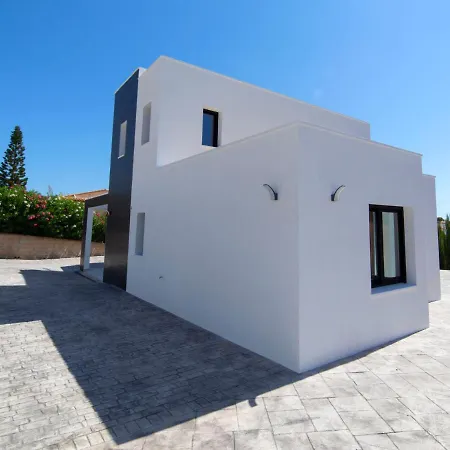 Costeres Villa *